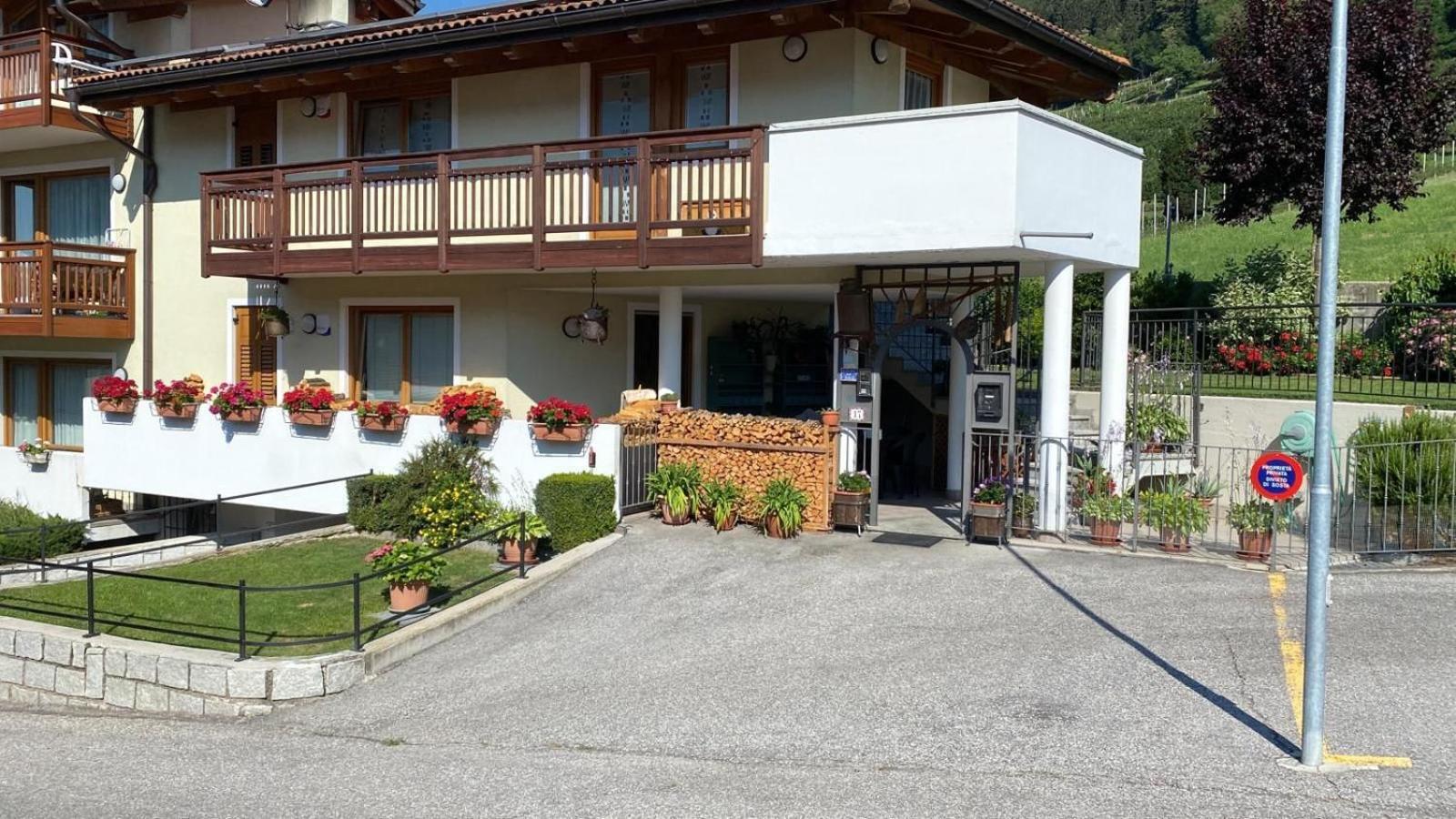 TerzolasMansarda Con Giardino Val Di Sole Trentinoアパートメント エクステリア 写真